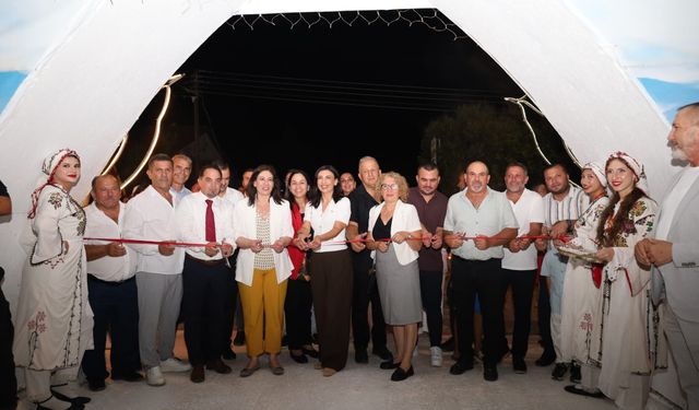 Yeniboğaziçi Pulya ve Uluslararası Halk Dansları festivalleri başladı