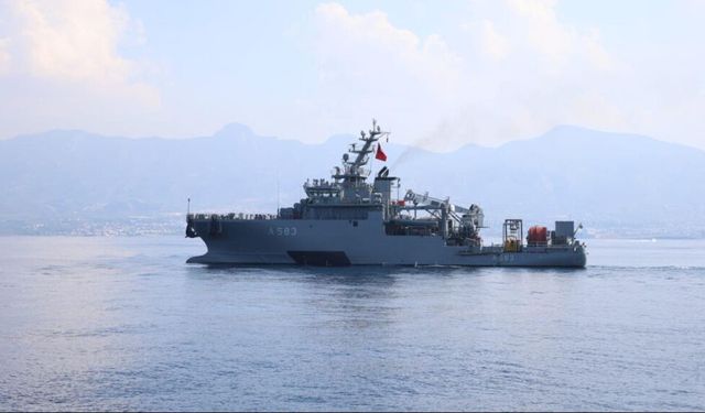 Türk donanmasının kurtarma gemileri derin denizde iz sürüyor