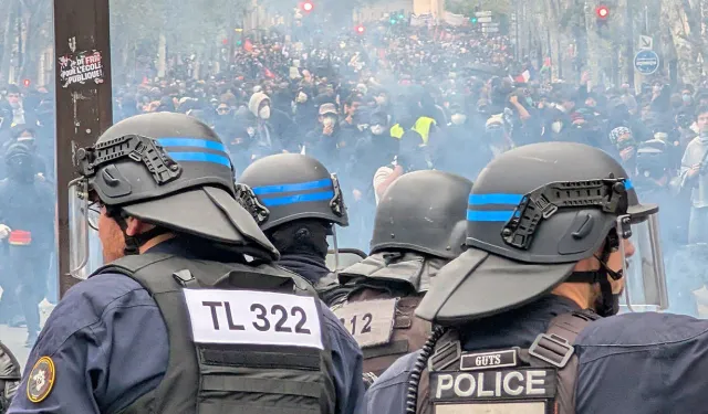 Fransa'daki lise eylemlerinde 4'ü ağır yaralanmayla ilgili 36 polis şiddeti soruşturması açıldı