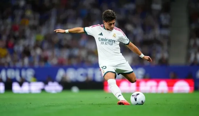 Real Madrid'de eylül ayının oyuncusu seçilen Arda Güler, ödülünü aldı