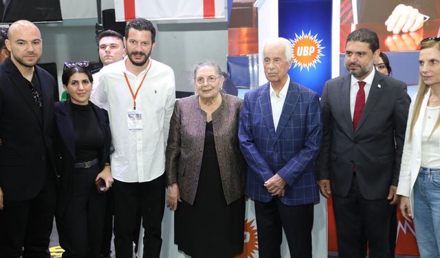 Derviş Eroğlu ve eşi Meral Eroğlu, UBP sıralama seçiminde oy kullandı