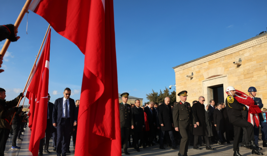 Büyük Önder Atatürk için Anıtkabir'de devlet töreni düzenlendi