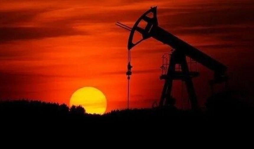 Petrol fiyatları 100 dolar seviyesine geriledi