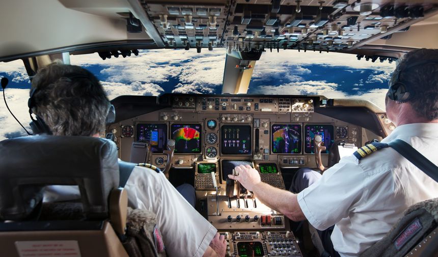 Pilot pasaportunu unuttu, uçak geldiği yere geri döndü