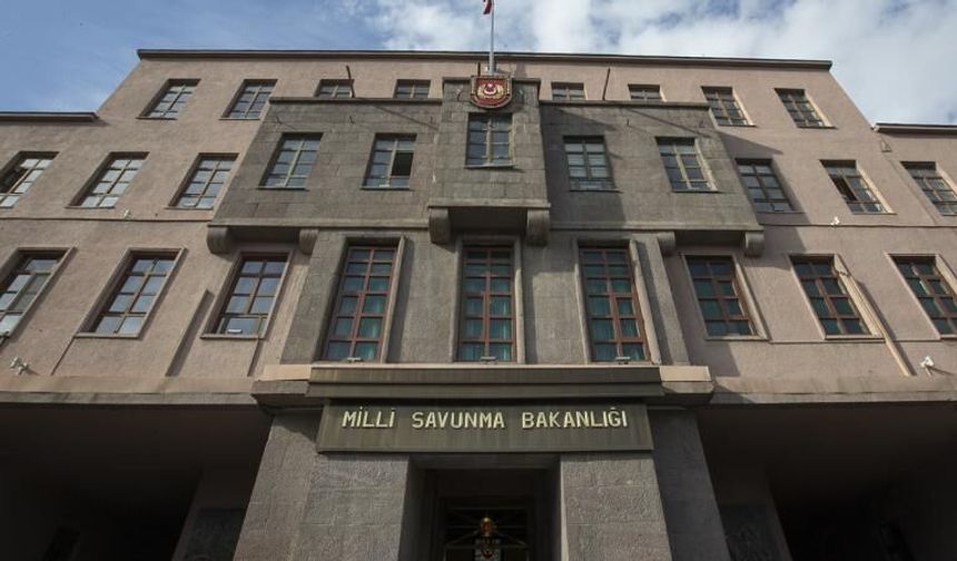 Türkiye Milli Savunma Bakanlığı: İran'dan ateşlenen füze imha edildi