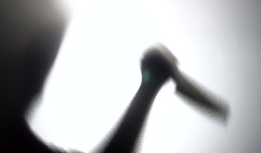 Lefkoşa’da sarhoş halde bıçak ve pala taşıyan şahıs tutuklandı