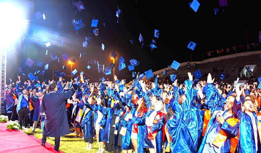 DAÜ 2024-2025 Bahar dönemi mezuniyet töreni coşkuyla gerçekleşti