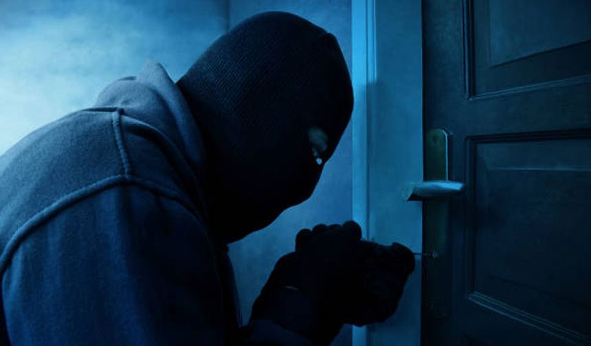 Girne’de Araçlardan Hırsızlık: Zanlının Bir Olayla Daha Bağlantısı Tespit Edildi