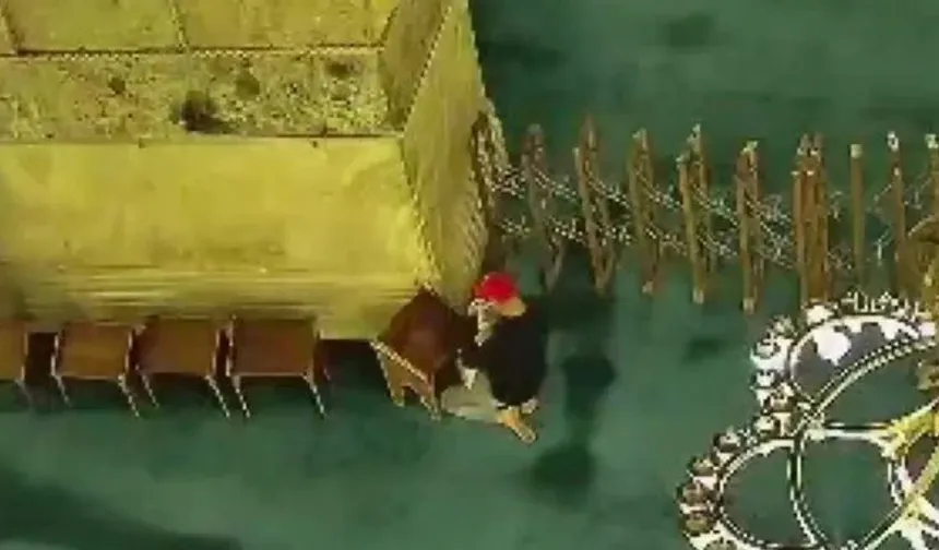 Ayasofya Camii'nde kundaklama girişimi