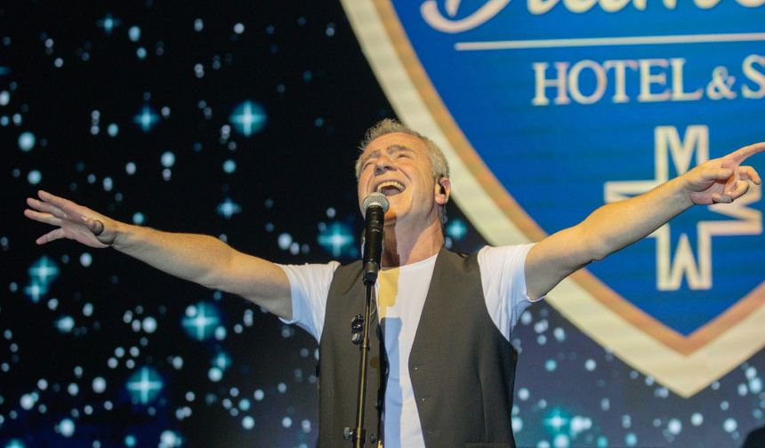 Levent Yüksel Merit Royal Dıamond’da nostalji rüzgârı estirdi