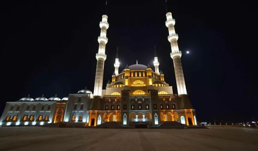 Üç aylar yarın başlıyor