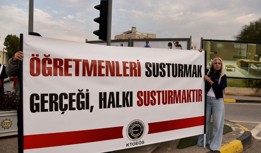 KTOEÖS, Başbakanlık ışıklarında eylem yaptı