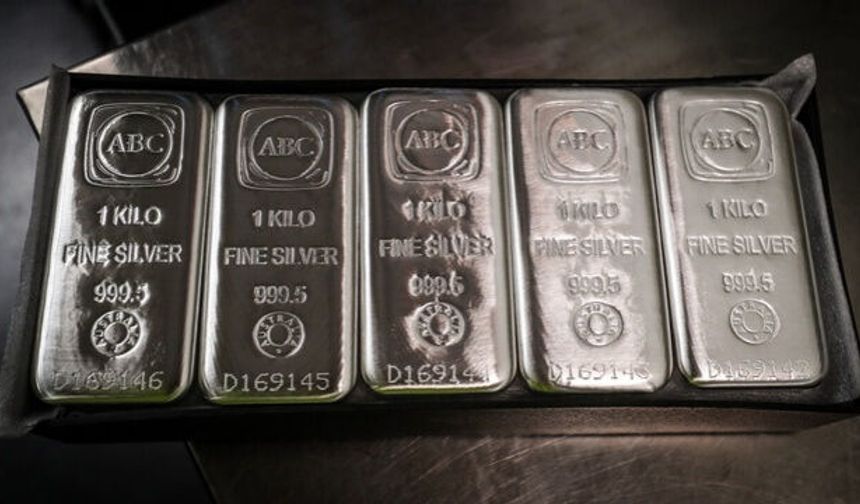 Gümüş sert düştü