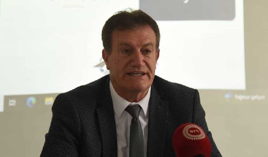 Arıklı: Yollara tamirat için bakanlıkta 5 kuruş para kalmadı