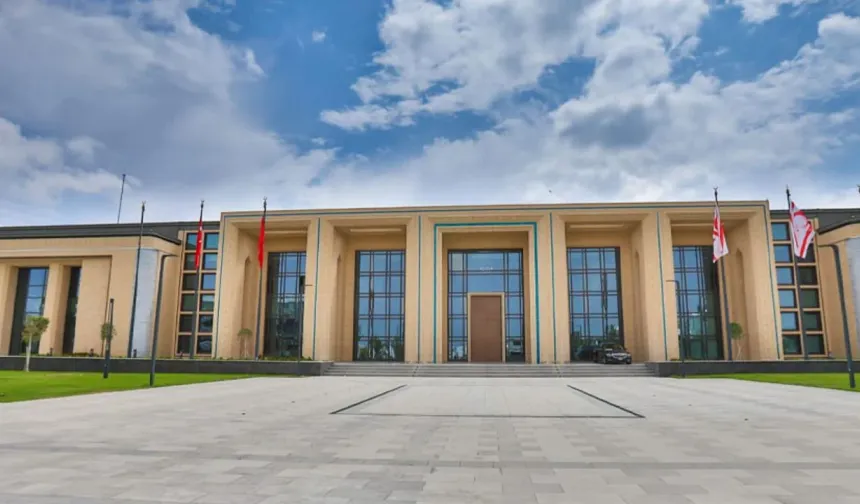 Cumhurbaşkanlığı “5. Liseler Arası Şiir Okuma ve Yazma Yarışması” düzenliyor