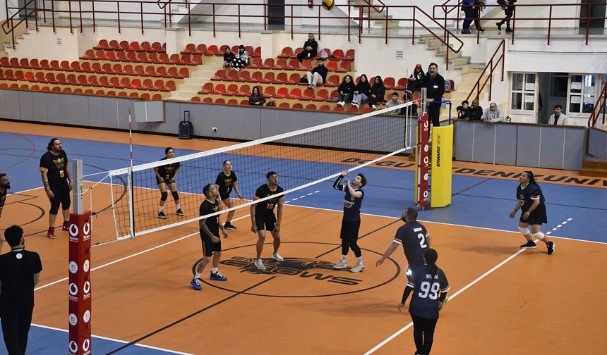 DAÜ’de Şampiyon Melekler voleybol anı turnuvası başladı