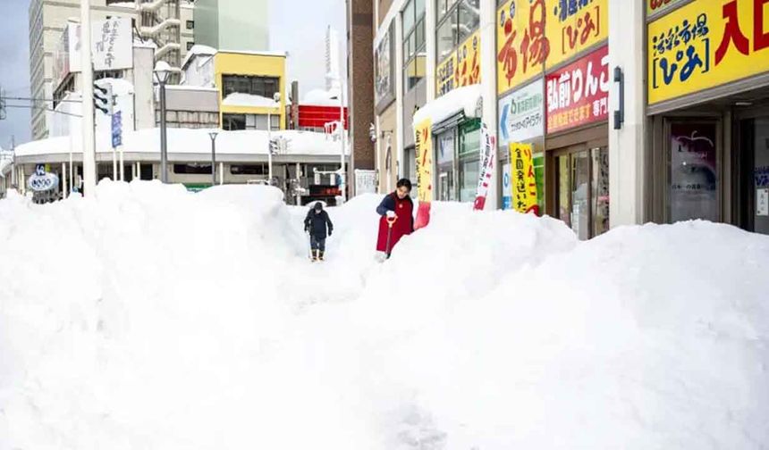 Japonya'da kar 4 metreyi aştı... 45 kişi öldü, 500’den fazla yaralı var
