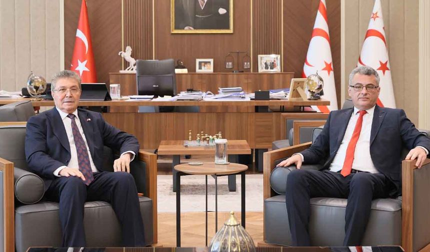 Erhürman, Başbakan Ünal Üstel’i kabul etti