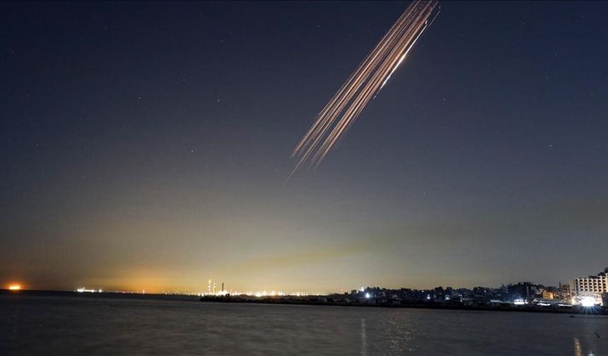 İran'dan Körfez ülkelerine 4 bin 382 saldırı!