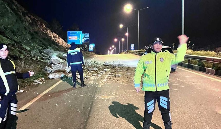Lefkoşa-Girne anayoluna kaya parçaları düştü