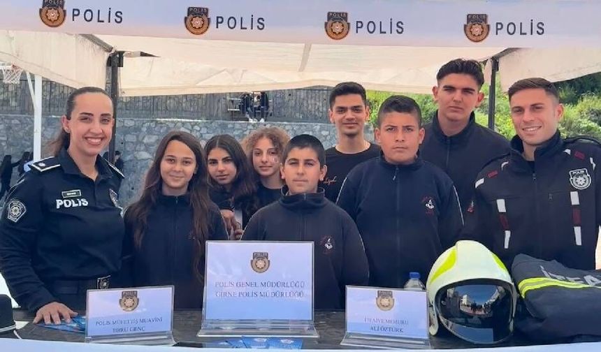 Lapta'daki kariyer gününde polis ve itfaiye meslekleri tanıtıldı