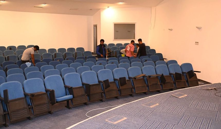 Gönyeli-Alayköy Belediyesi Konferans Salonu yenileniyor