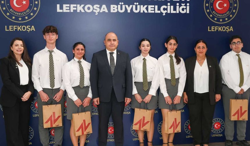 Başçeri, Türk Maarif Koleji öğrencilerini kabul etti