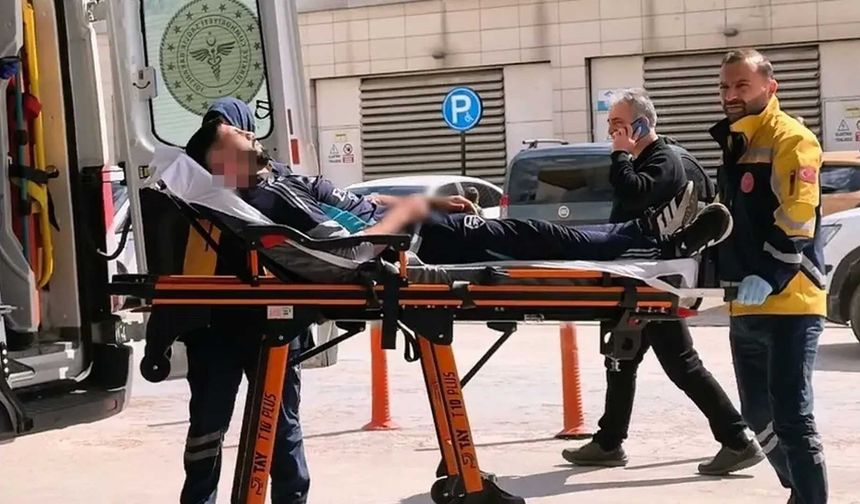 Halı sahada faul tartışması... Ensesinden bıçakladı