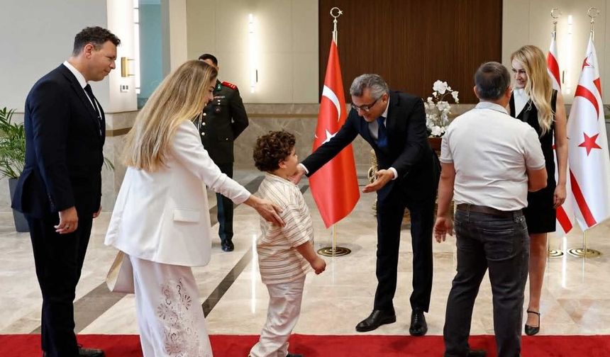 Erhürman Çifti Halkla Bayramlaştı