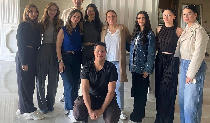 DAÜ Sivil Havacılık Kabin Hizmetleri Programı mezunları gökyüzünde yerini alıyor
