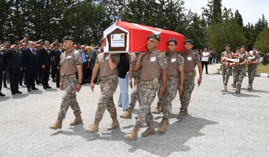 Korkmaz son yolculuğuna uğurlandı...