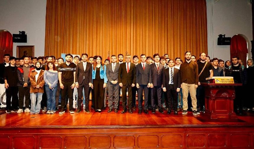 Erhürman, İstanbul’da akademik etkinliklere katılarak temaslarda bulundu