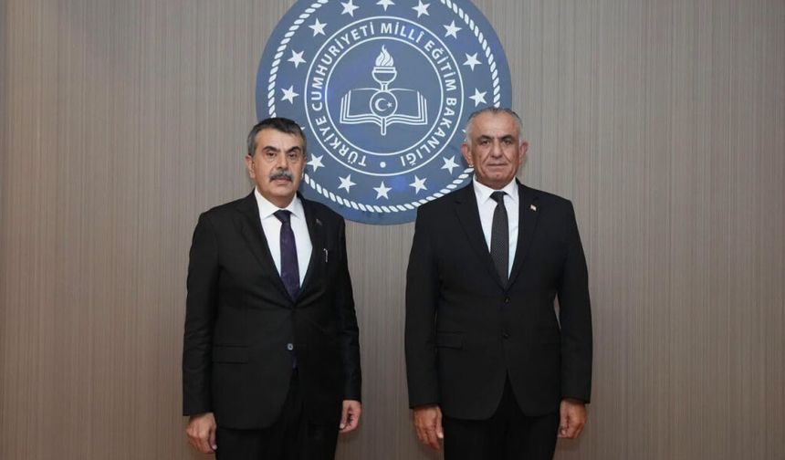 Bakan Çavuşoğlu mevkidaşı Tekin ile bir araya geldi