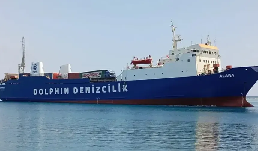 Mersin Limanı’nda aylardır bekleyen araç ve yükler Kıbrıs’taki sahiplerini mağdur ediyor