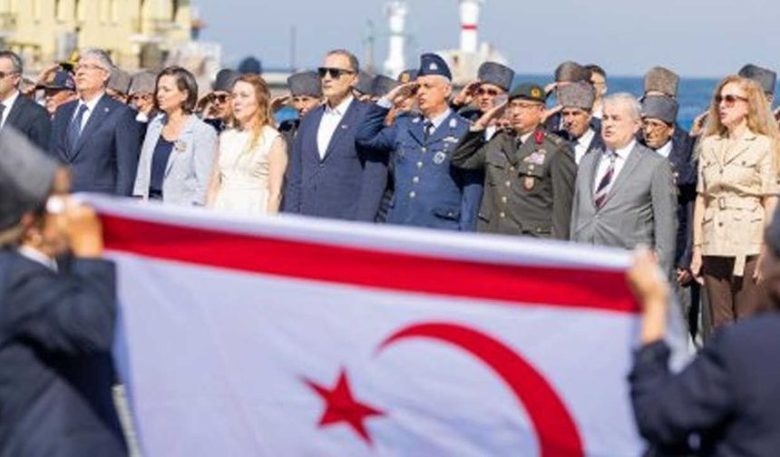Kıbrıs Barış Harekâtı'nın 52. yıl dönümü İzmir'de törenle kutlandı