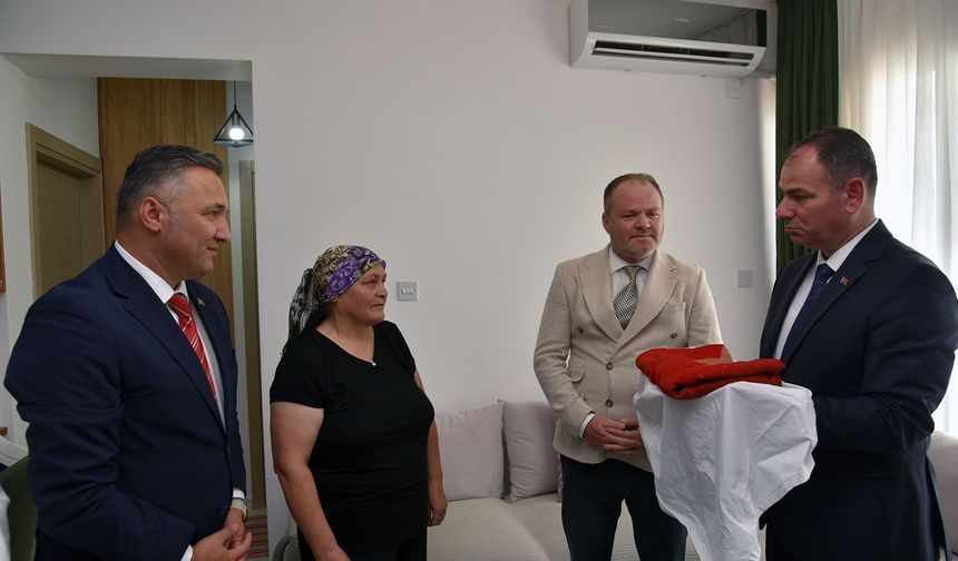 Kıbrıs Barış Harekâtı’nın izlerini taşıyan Türk bayrağı, restorasyon ve konservasyon sürecine alındı