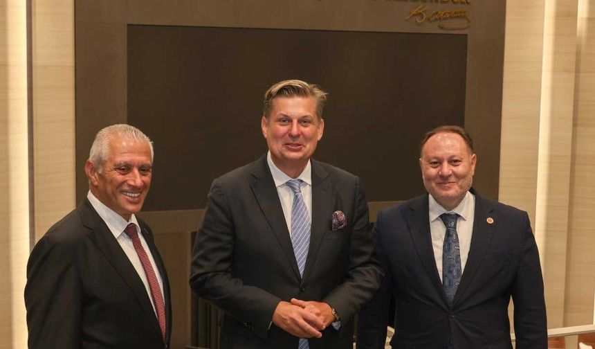 Öztürkler’den dünyaya çağrı: “Gelin, gerçekleri yerinde görün”