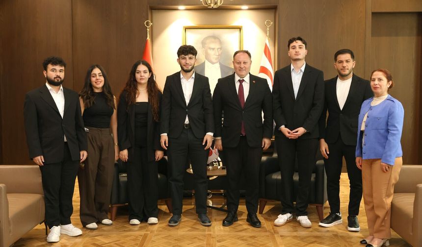 Öztürkler: Yükseköğrenimin mutfağında olan öğrencilerin cumhuriyet meclisi’nde kongre yapması önemli
