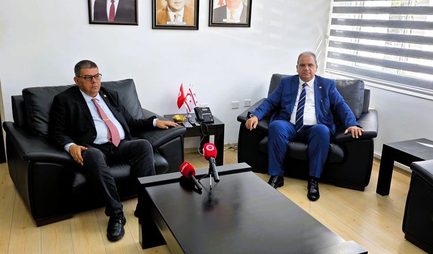 Bayındırlık ve Ulaştırma Bakanlığı’nda devir teslim… Sucuoğlu görevi Berova’dan devraldı
