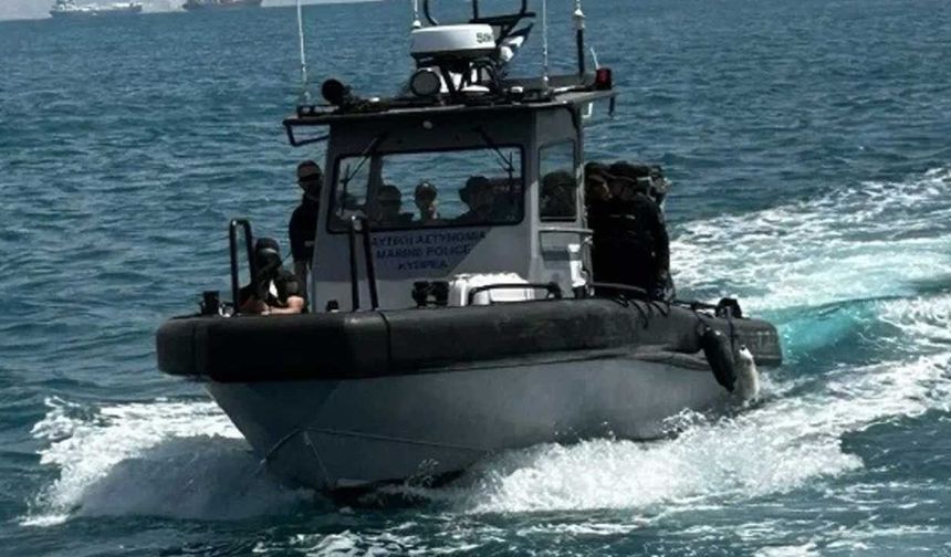 Limasol açıklarında tekne alabora oldu: 21 kişi kurtarıldı