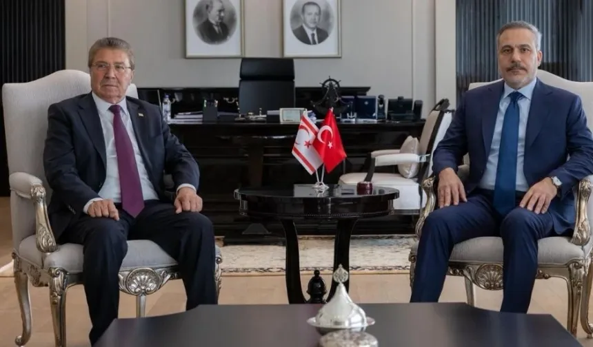 Başbakan Üstel, Türkiye Dışişleri Bakanı Fidan ile görüştü