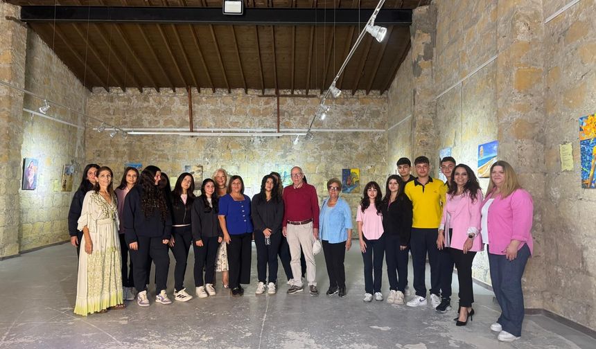 “Şiirden Tuvale” sergisinde şairler ve öğrenciler buluştu