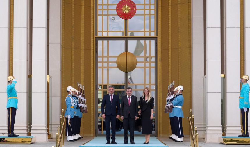 Erhürman, TDT’nin 13. Zirvesi kapsamında düzenlenen etkinliklere katıldı